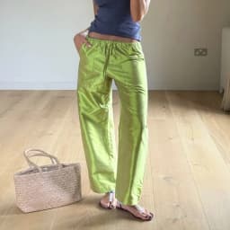 Women Y2K Metallic Shiny Cargo Pants Elastic Drawstring Waist Wide Leg Pants Utility Multi-Pocket Parachute Trousers
