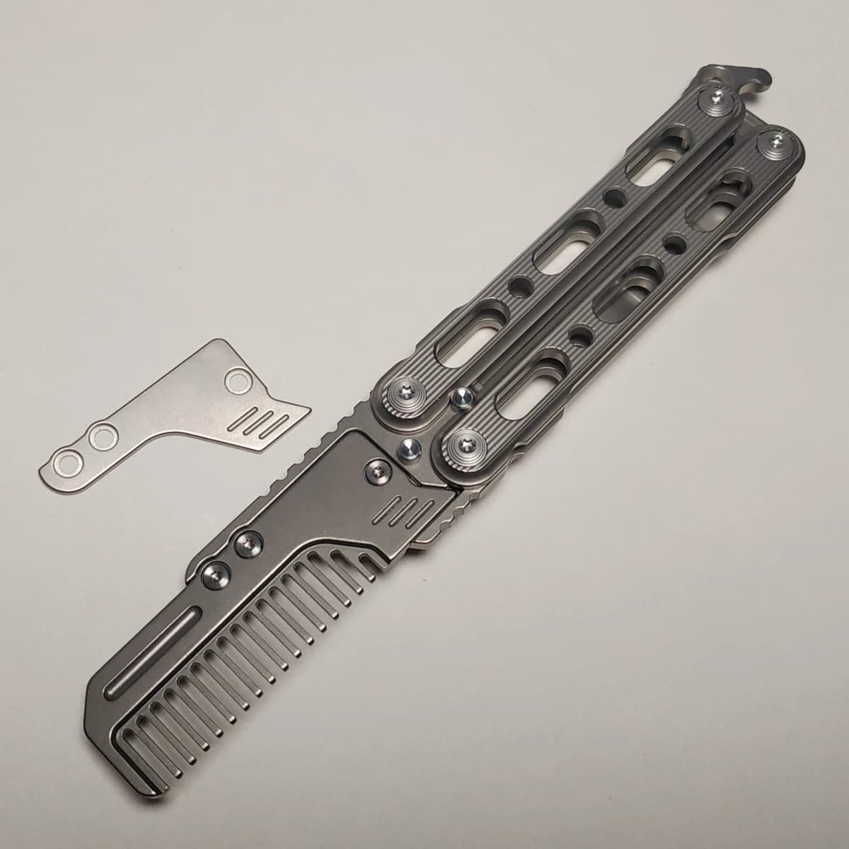 EDC Titanium Alloy Comb EDC Super Light Titanium Comb Portable EDC Outdoor Small Accessories Tools