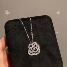 Luxury Camellia Pendant Necklace for Women Fashion AAA Cubic Zirconia Adjustable Clavicle Chain Classical Jewelry Z187