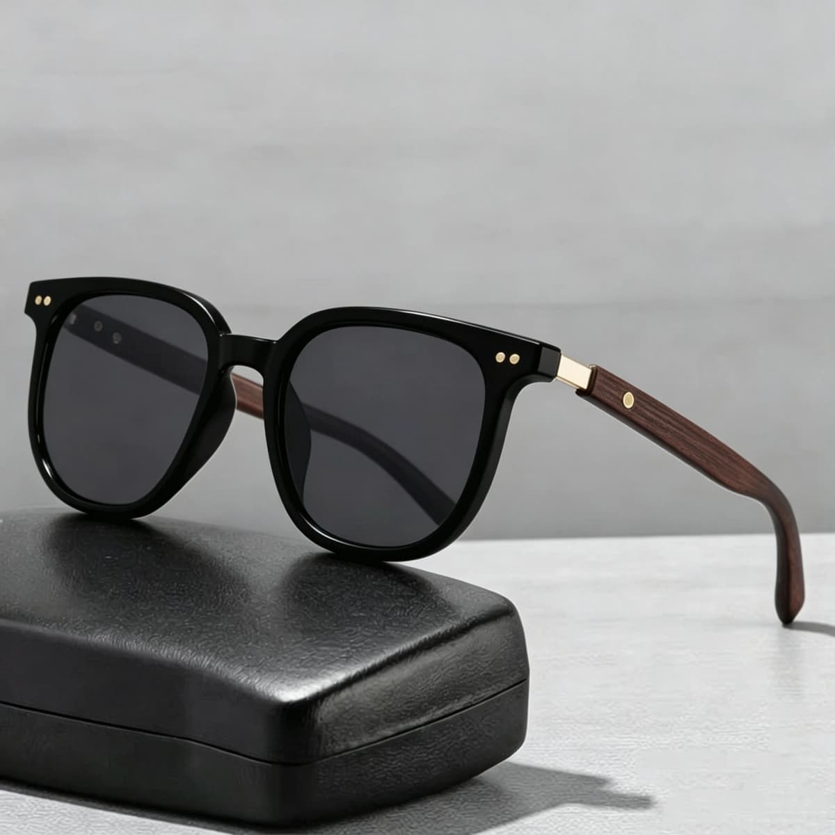 Classic Brown Sunglasses Vintage Aesthetic Square Frame Gradient Lens Wood Texture Eyewear Unisex Sun Glasses Outdoor