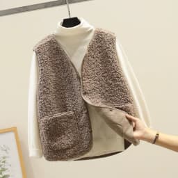 Lamb Wool Vest Women's Cropped 2025 Autumn/Winter New Style Korean Version Fur Integrated Horse Clip Granule Plush Shoulder Vest