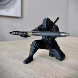 (9*7.8cm) 3D Printed Cool Organizer Ninja Pen Holder Miniature Pen Stand Creative Gift Ornament Modern Desktop Decoration