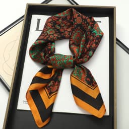 Luxury Brand Silk Satin Head Scarf For Women Animal Animal Kerchief Neck Scarfs 70cm Square Shawls and Wrpas Scarves For Ladies