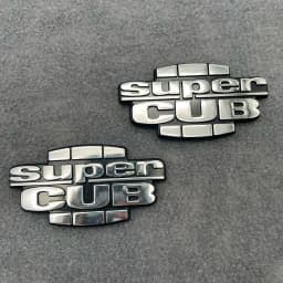 1 Pair Motorcycle Chrome 8x4cm SUPER CUB Emblem Adhesive Badge Sticker Decal For Honda Super CUB C50 C70 C90 C100 C110 C125