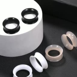 2pcs 3-25mm Silicone Ear Tunnels and Plug Jewelry Black White Ear Gauges Expander Women Hollow Earring Piercing Body Jewelry