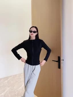 Women's Slim Fit Fleece Lined Short Sweatshirt Jacket Autumn Winter Thick Warm Zipper Jackets Woman Solid Stand Collar Yoga Wear